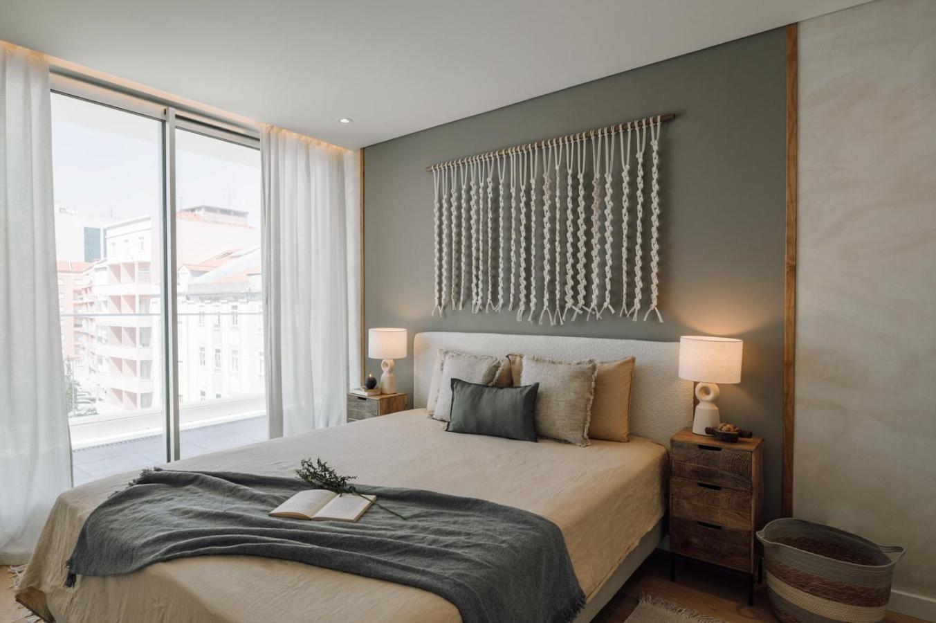 Marzano - 2 Bedrooms And Terrace In Alvalade Lejlighed